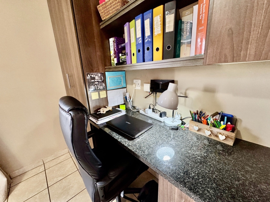 1 Bedroom Property for Sale in Die Bult North West